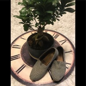 Toms 7.5 Grey With White Polka Dots